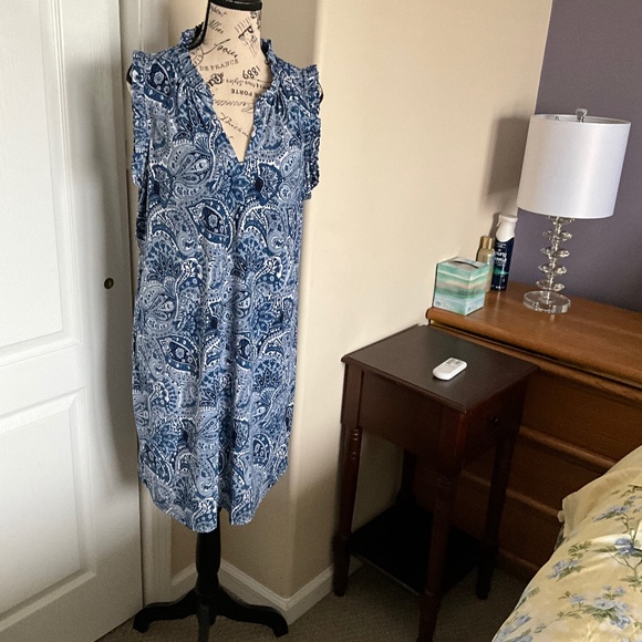 Dress - Picture 1 of 4